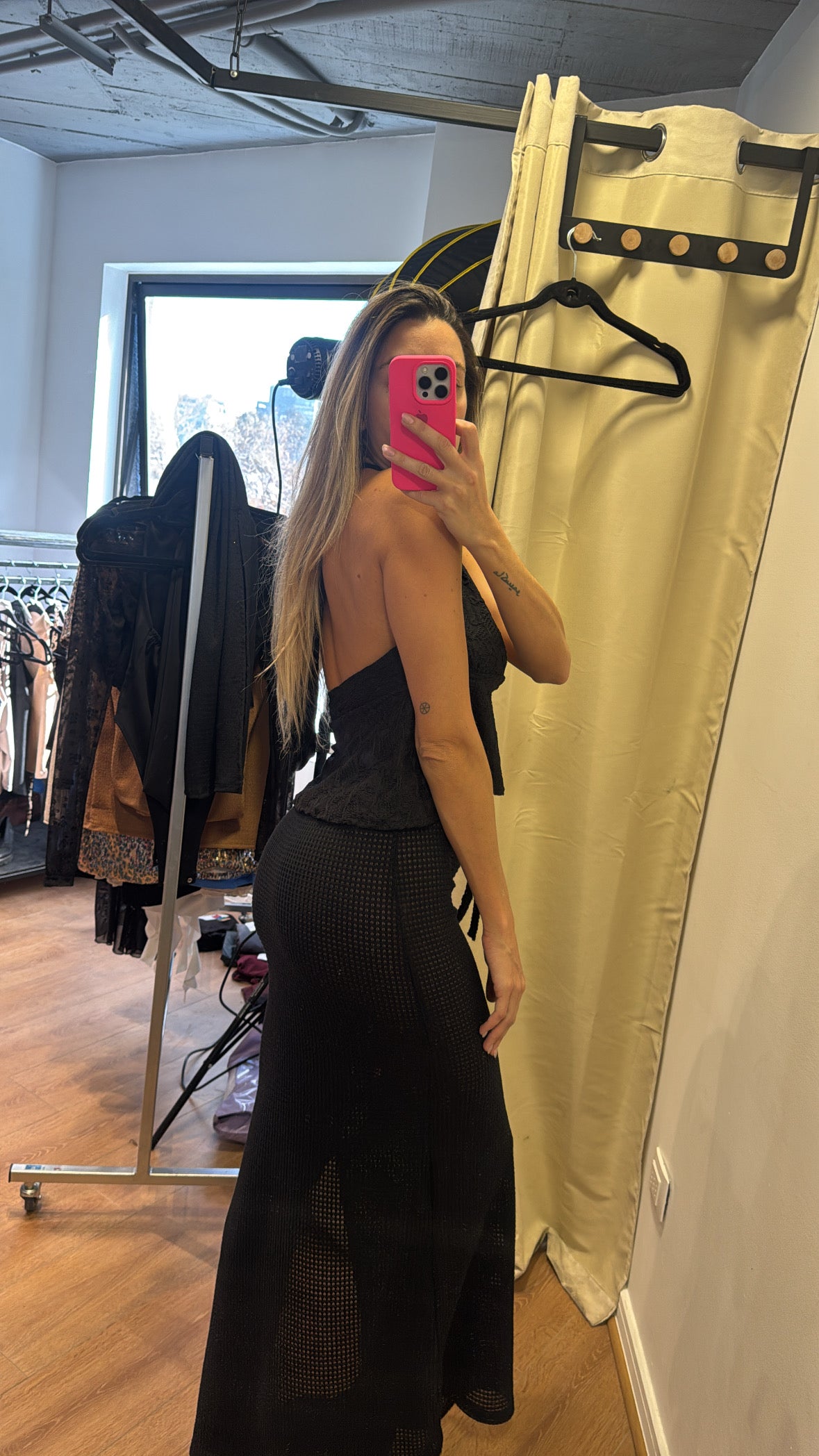 TOP ENCAJE SIN ESPALDA