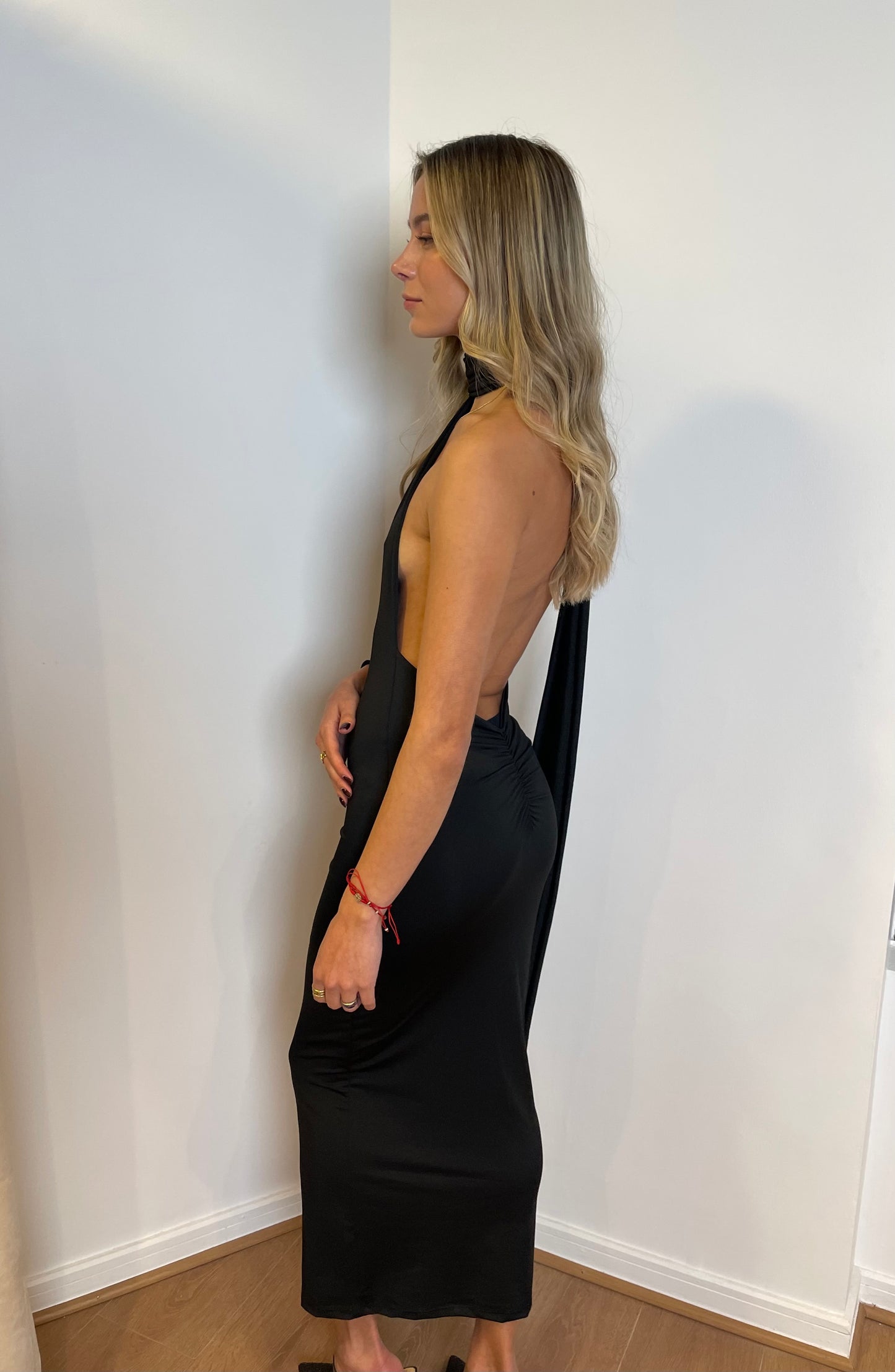 VESTIDO LARGO SIN ESPALDA